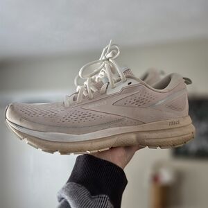 Womena Brooks Running Shoes Sneakers